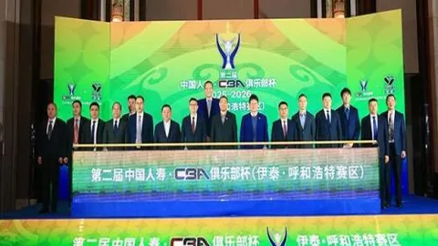 李凯尔禁区内精妙抢断，双手扣篮开启得分盛宴。