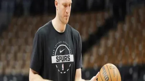 大乐透期号专家推荐：活塞军团客场分析及前区十码预测